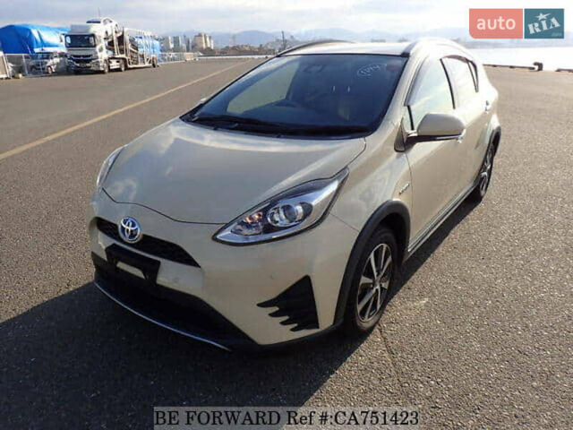 Бежевый Тойота Aqua, объемом двигателя 1.5 л и пробегом 89 тыс. км за 13500 $, фото 1 на Automoto.ua
