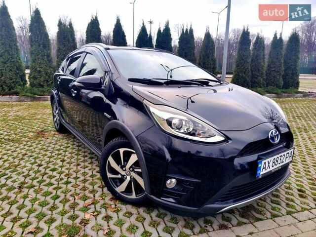 Черный Тойота Aqua, объемом двигателя 1.5 л и пробегом 67 тыс. км за 13900 $, фото 1 на Automoto.ua