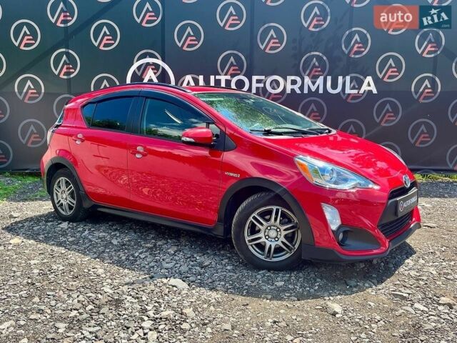 Красный Тойота Aqua, объемом двигателя 1.5 л и пробегом 94 тыс. км за 11390 $, фото 1 на Automoto.ua