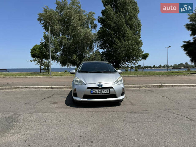 Серый Тойота Aqua, объемом двигателя 1.5 л и пробегом 166 тыс. км за 9700 $, фото 1 на Automoto.ua