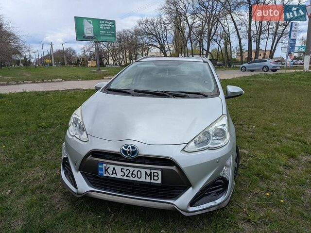 Серый Тойота Aqua, объемом двигателя 1.5 л и пробегом 79 тыс. км за 12300 $, фото 1 на Automoto.ua