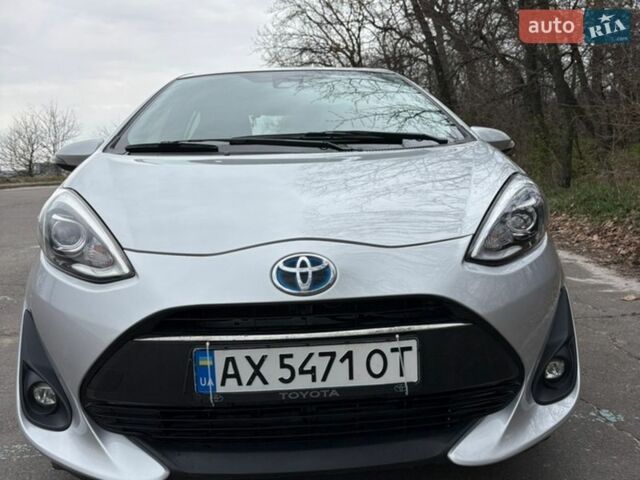 Серый Тойота Aqua, объемом двигателя 1.5 л и пробегом 69 тыс. км за 12500 $, фото 1 на Automoto.ua