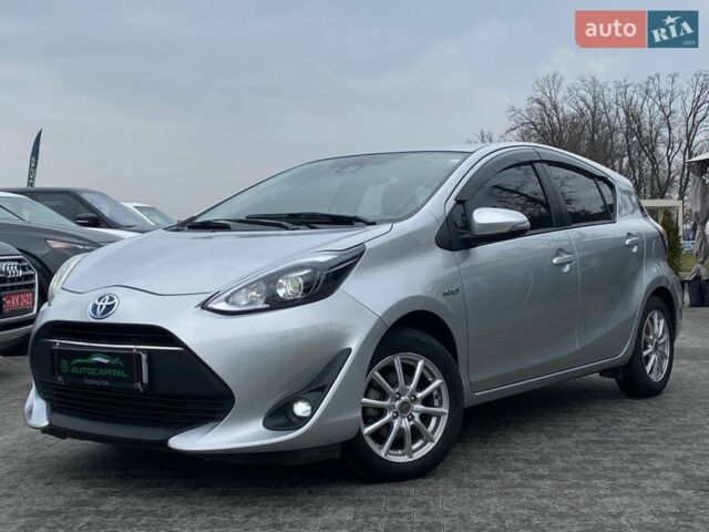 Серый Тойота Aqua, объемом двигателя 1.5 л и пробегом 69 тыс. км за 12990 $, фото 1 на Automoto.ua