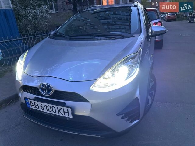 Серый Тойота Aqua, объемом двигателя 1.5 л и пробегом 85 тыс. км за 12500 $, фото 1 на Automoto.ua