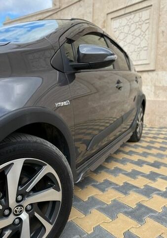 Сірий Тойота Aqua, об'ємом двигуна 1.5 л та пробігом 97 тис. км за 13800 $, фото 1 на Automoto.ua