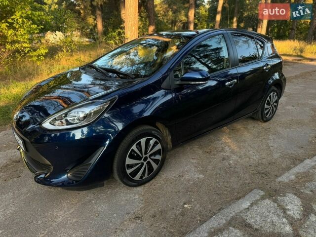 Синий Тойота Aqua, объемом двигателя 1.5 л и пробегом 95 тыс. км за 12300 $, фото 1 на Automoto.ua