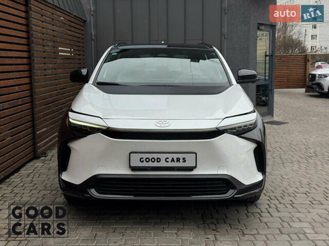 Білий Тойота bZ4X, об'ємом двигуна 0 л та пробігом 1 тис. км за 27500 $, фото 1 на Automoto.ua