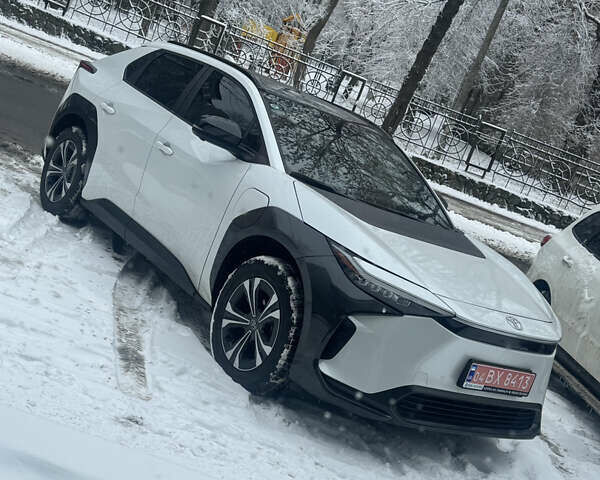 Тойота bZ4X 2022 в Петропавловке на Automoto.ua Белый Тойота bZ4X, объемом двигателя 0 л и пробегом 15 тыс. км за 25000 $, фото 1 на Automoto.ua