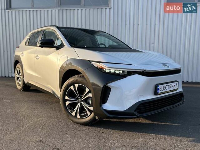Белый Тойота bZ4X, объемом двигателя 0 л и пробегом 6 тыс. км за 25500 $, фото 1 на Automoto.ua