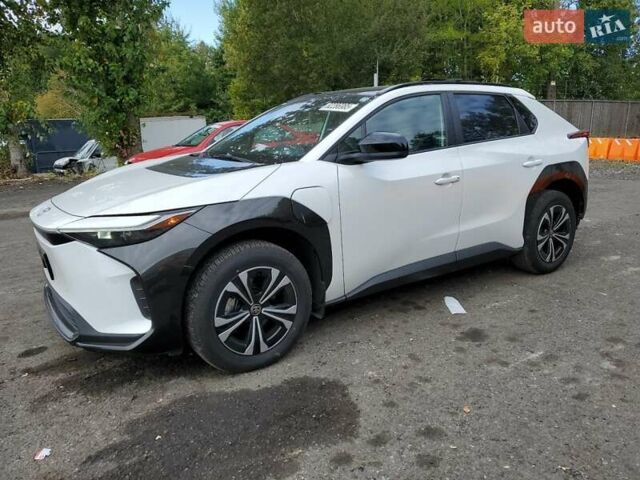 Белый Тойота bZ4X, объемом двигателя 0 л и пробегом 30 тыс. км за 15100 $, фото 1 на Automoto.ua