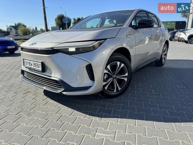 Бежевий Тойота bZ4X, об'ємом двигуна 0 л та пробігом 1 тис. км за 31500 $, фото 1 на Automoto.ua