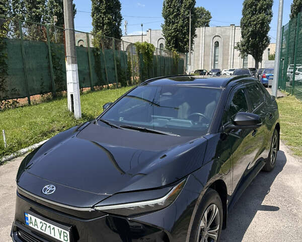 Черный Тойота bZ4X, объемом двигателя 0 л и пробегом 31 тыс. км за 23500 $, фото 1 на Automoto.ua