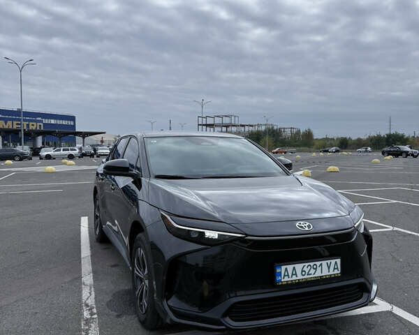 Черный Тойота bZ4X, объемом двигателя 0 л и пробегом 38 тыс. км за 22500 $, фото 1 на Automoto.ua