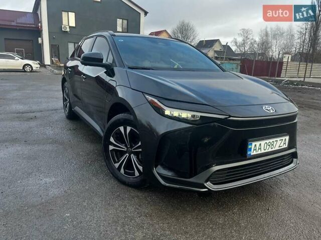Черный Тойота bZ4X, объемом двигателя 0 л и пробегом 13 тыс. км за 23999 $, фото 1 на Automoto.ua