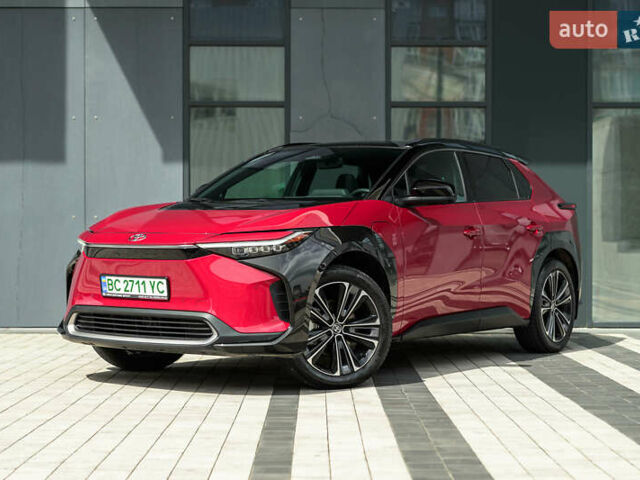 Червоний Тойота bZ4X, об'ємом двигуна 0 л та пробігом 5 тис. км за 29800 $, фото 1 на Automoto.ua