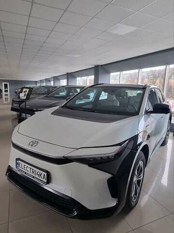 Тойота bZ4X, объемом двигателя 0 л и пробегом 1 тыс. км за 30500 $, фото 1 на Automoto.ua