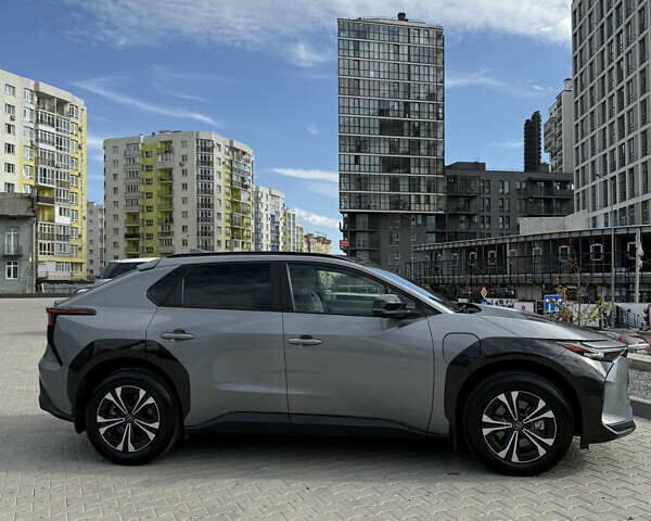 Сірий Тойота bZ4X, об'ємом двигуна 0 л та пробігом 21 тис. км за 24400 $, фото 1 на Automoto.ua