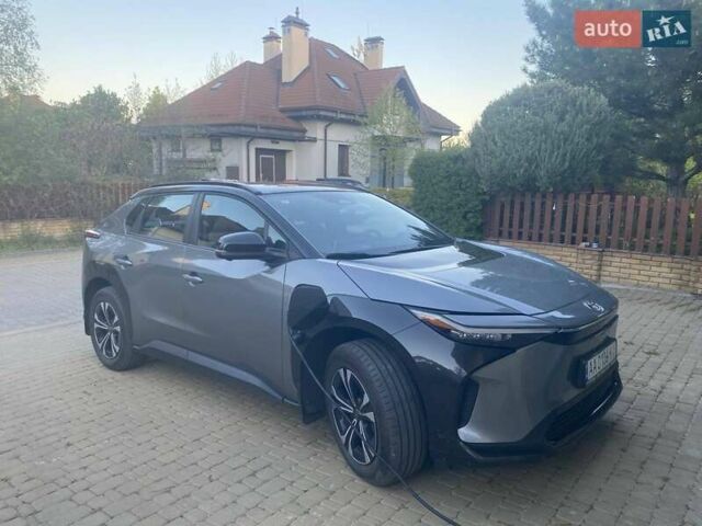 Серый Тойота bZ4X, объемом двигателя 0 л и пробегом 40 тыс. км за 21999 $, фото 1 на Automoto.ua