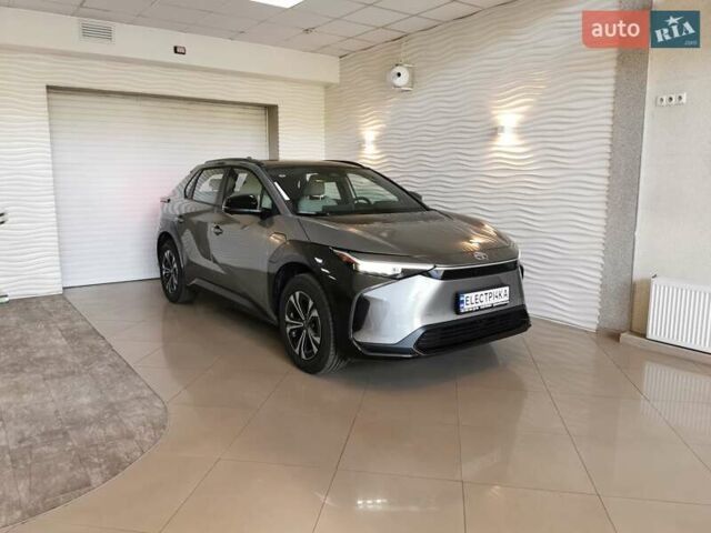 Сірий Тойота bZ4X, об'ємом двигуна 0 л та пробігом 1 тис. км за 28000 $, фото 1 на Automoto.ua