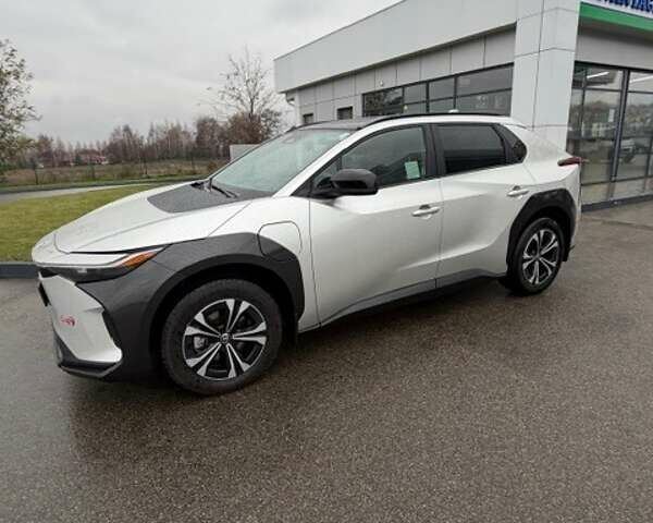 Серый Тойота bZ4X, объемом двигателя 0 л и пробегом 31 тыс. км за 23700 $, фото 1 на Automoto.ua