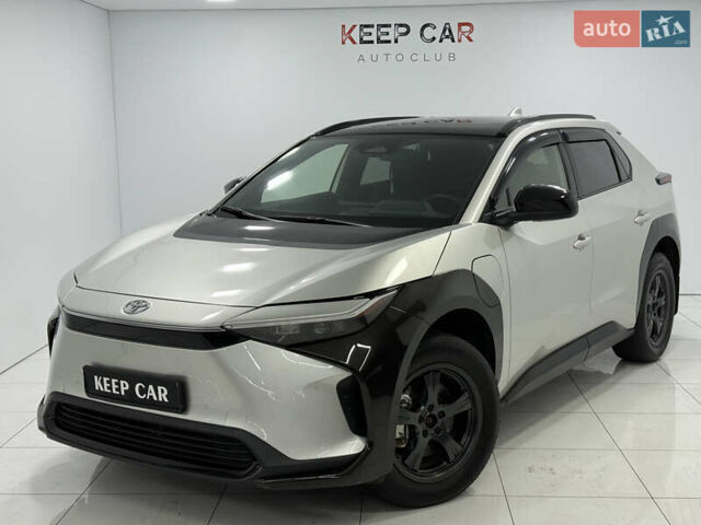 Серый Тойота bZ4X, объемом двигателя 0 л и пробегом 75 тыс. км за 28000 $, фото 1 на Automoto.ua