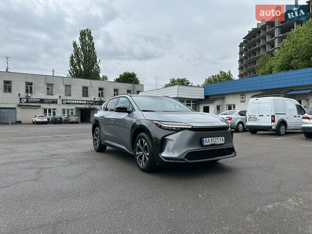 Сірий Тойота bZ4X, об'ємом двигуна 0 л та пробігом 11 тис. км за 24200 $, фото 1 на Automoto.ua