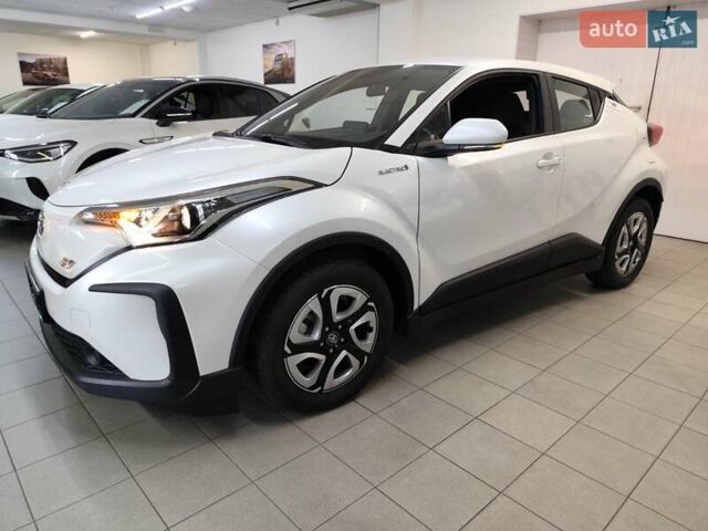 Белый Тойота C-HR EV, объемом двигателя 0 л и пробегом 1 тыс. км за 20555 $, фото 1 на Automoto.ua