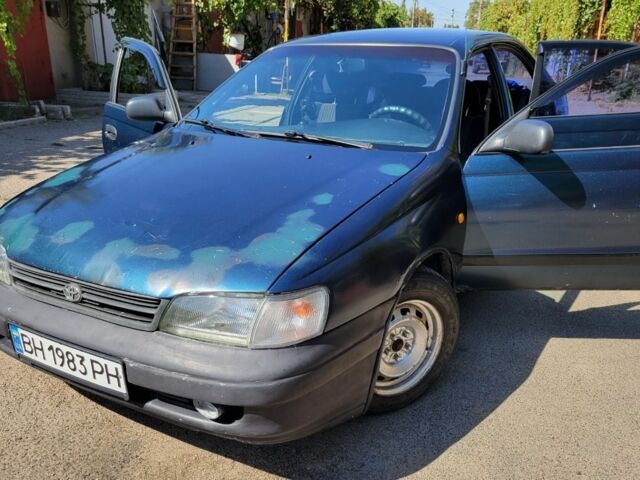 Зеленый Тойота Carina E, объемом двигателя 2 л и пробегом 300 тыс. км за 2100 $, фото 1 на Automoto.ua