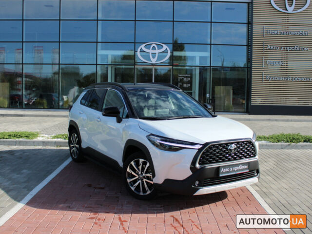 Белый Тойота Corolla Cross, объемом двигателя 2 л и пробегом 2 тыс. км за 38661 $, фото 1 на Automoto.ua