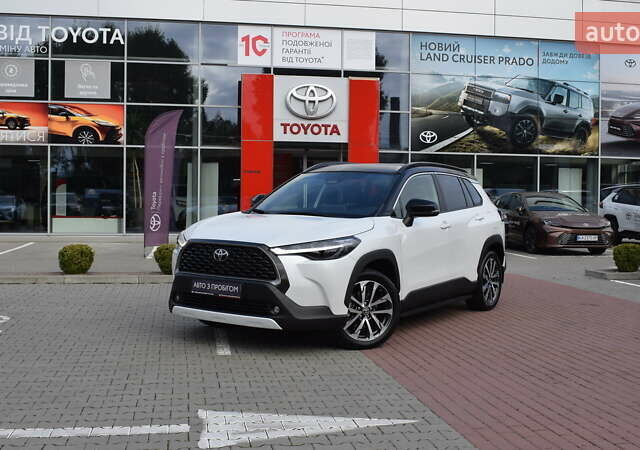 Белый Тойота Corolla Cross, объемом двигателя 2 л и пробегом 1 тыс. км за 38900 $, фото 1 на Automoto.ua
