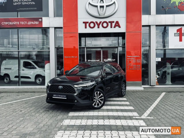 Черный Тойота Corolla Cross, объемом двигателя 2 л и пробегом 30 тыс. км за 1470000 $, фото 1 на Automoto.ua
