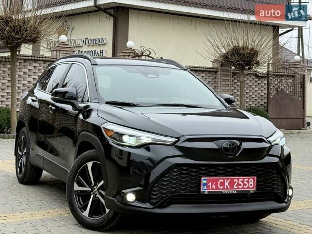 Чорний Тойота Corolla Cross, об'ємом двигуна 2 л та пробігом 5 тис. км за 29700 $, фото 1 на Automoto.ua