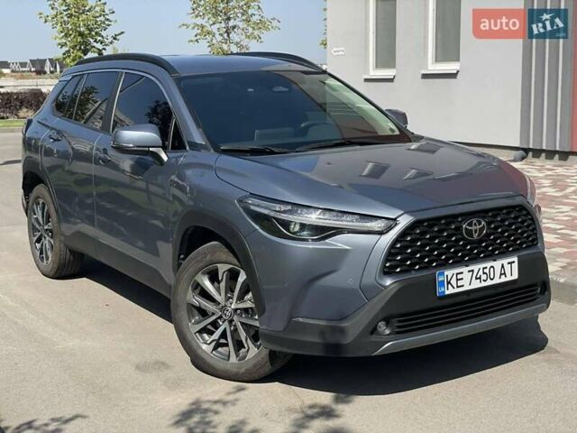 Серый Тойота Corolla Cross, объемом двигателя 2 л и пробегом 5 тыс. км за 24999 $, фото 1 на Automoto.ua