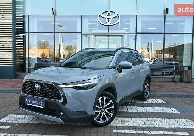 Серый Тойота Corolla Cross, объемом двигателя 2 л и пробегом 12 тыс. км за 31550 $, фото 1 на Automoto.ua