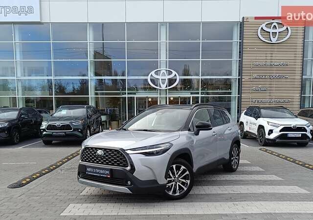 Серый Тойота Corolla Cross, объемом двигателя 2 л и пробегом 16 тыс. км за 39681 $, фото 1 на Automoto.ua