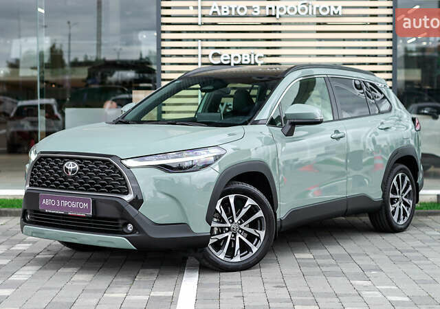 Зеленый Тойота Corolla Cross, объемом двигателя 2 л и пробегом 20 тыс. км за 37687 $, фото 1 на Automoto.ua