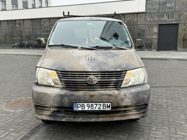 Белый Тойота Grand Hiace, объемом двигателя 2.5 л и пробегом 412 тыс. км за 4499 $, фото 1 на Automoto.ua