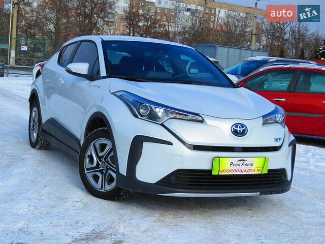 Белый Тойота Izoa, объемом двигателя 0 л и пробегом 35 тыс. км за 19998 $, фото 1 на Automoto.ua