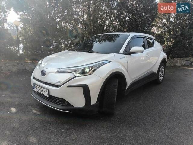 Білий Тойота Izoa, об'ємом двигуна 0 л та пробігом 38 тис. км за 21100 $, фото 1 на Automoto.ua