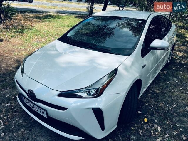 Білий Тойота Prius Prime, об'ємом двигуна 1.8 л та пробігом 47 тис. км за 17200 $, фото 1 на Automoto.ua