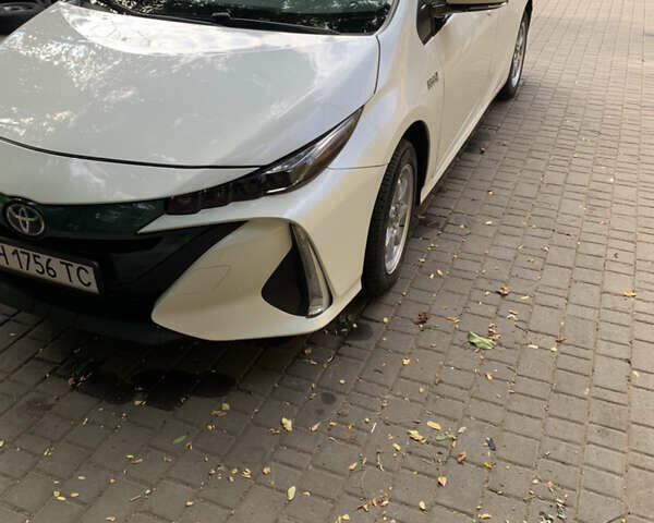 Белый Тойота Prius Prime, объемом двигателя 1.8 л и пробегом 82 тыс. км за 19500 $, фото 1 на Automoto.ua