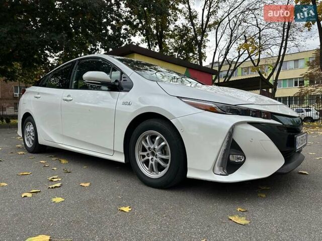 Тойота Prius Prime 2019 в Киеве на Automoto.ua Белый Тойота Prius Prime, объемом двигателя 1.8 л и пробегом 127 тыс. км за 23700 $, фото 1 на Automoto.ua