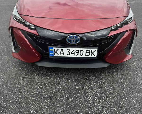 Тойота Prius Prime 2018 у Києві на Automoto.ua Червоний Тойота Prius Prime, об'ємом двигуна 1.8 л та пробігом 99 тис. км за 17300 $, фото 1 на Automoto.ua