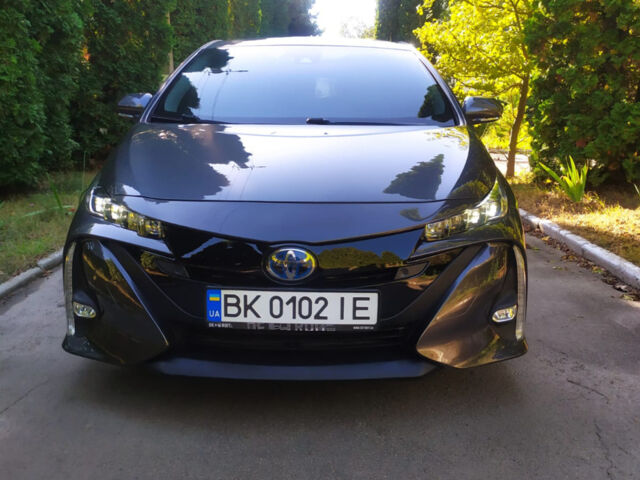 Сірий Тойота Prius Prime, об'ємом двигуна 1.8 л та пробігом 210 тис. км за 20198 $, фото 1 на Automoto.ua