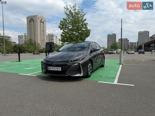 Серый Тойота Prius Prime, объемом двигателя 1.8 л и пробегом 165 тыс. км за 17000 $, фото 1 на Automoto.ua