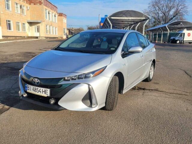 Сірий Тойота Prius Prime, об'ємом двигуна 1.8 л та пробігом 99 тис. км за 17900 $, фото 1 на Automoto.ua