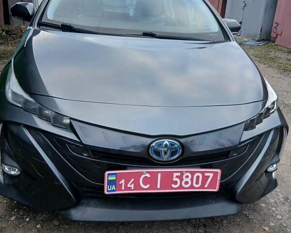 Серый Тойота Prius Prime, объемом двигателя 1.8 л и пробегом 150 тыс. км за 18490 $, фото 1 на Automoto.ua