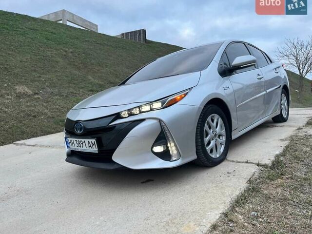 Серый Тойота Prius Prime, объемом двигателя 1.8 л и пробегом 59 тыс. км за 20850 $, фото 1 на Automoto.ua