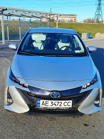 Синий Тойота Prius Prime, объемом двигателя 1.8 л и пробегом 218 тыс. км за 15900 $, фото 1 на Automoto.ua