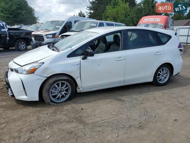 Білий Тойота Prius v, об'ємом двигуна 1.8 л та пробігом 44 тис. км за 3000 $, фото 1 на Automoto.ua